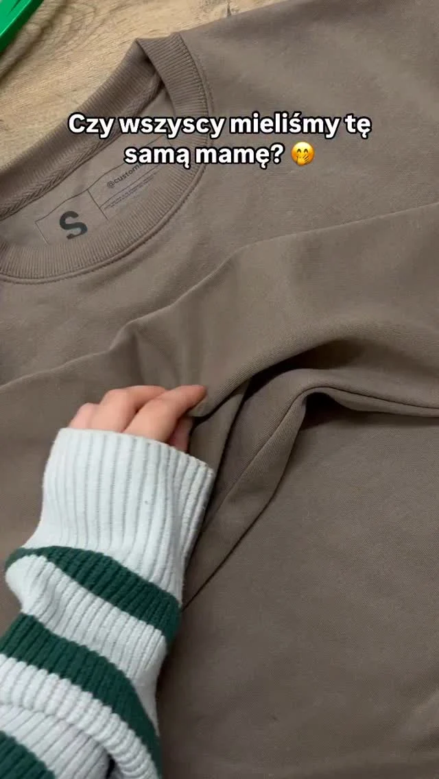 Otwieram łańcuszek na kultowe teksty rodziców! 😂 Mój ulubiony to zdecydowanie „nie rób takich min, bo Ci tak zostanie” ❤️ • haft • mama • macierzyństwo • personalizowany prezent • rękodzieło • pomysł na prezent • #mama #mamaicórka #mamaisyn #mojewszystko #mojemaleństwo #mojedziecko #mojedzieci #jestemmama #jestemmamą #instadzieci #instadziecko #instamama #instamatki #instamatka #mojsynek #mojacóreczka #coreczkamamusi #synekmamusi #synektatusia #coreczkatatusia #rękodzieło_pl #rekodzielo_pl #haft #pamiątka #prezentdlamamy #prezentdlaniej #personalizowanyprezent #personalizowaneprezenty #ręcznierobione #polskierękodzieło