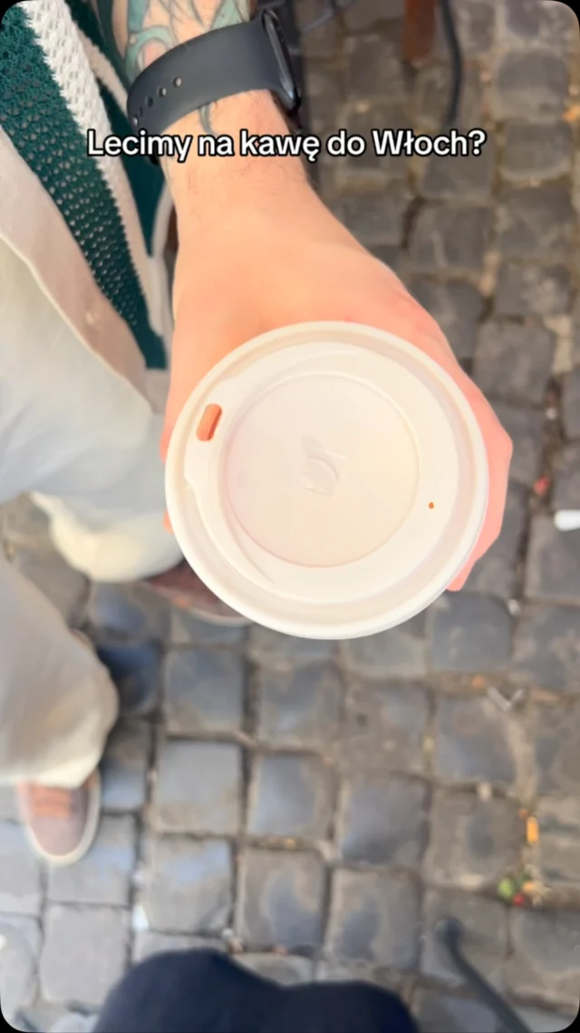 Muszę przez weekend narobić contentu w pracy, więc jeszcze Was pomęczę trochę rolkami z Rzymu 🤭🍕 Ale tak! Pracujemy, działamy, można śmiało zamawiać! ❤️#rome #italy #italy🇮🇹❤️ #italygram #roma #birthday #birthdaymood #citybreak #vacaymode